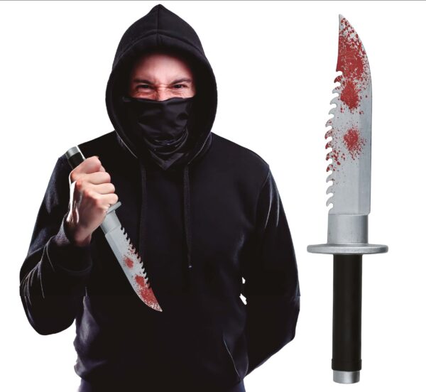 Coltello Rambo seghettato insanguinato